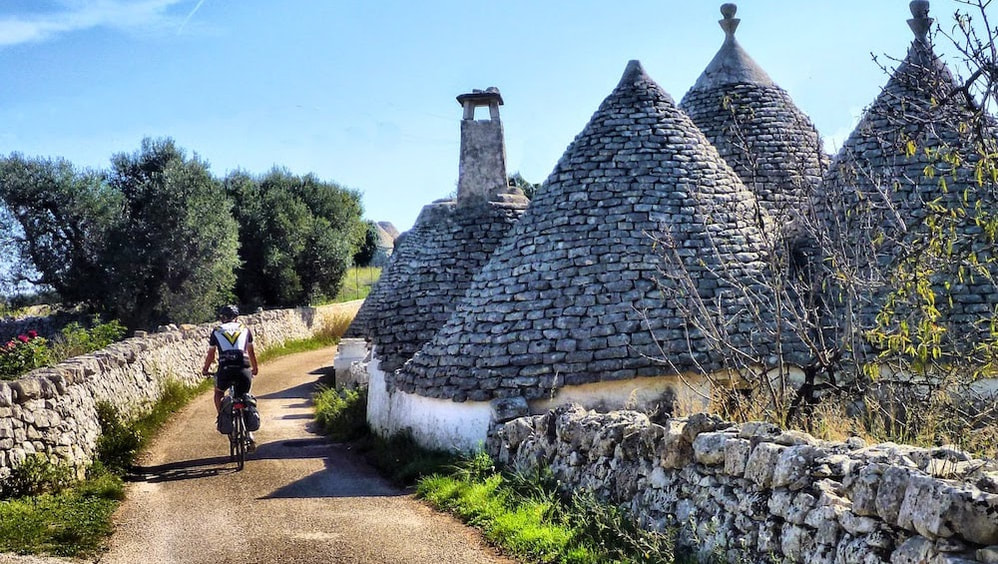 Cycling in Puglia, Itria Valley, Countryside, Trulli
